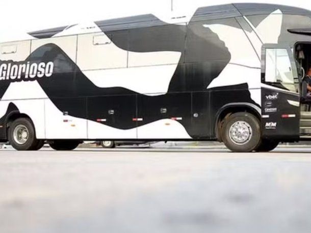 Un micro de Botafogo quedó en medio de un tiroteo en Río de Janeiro