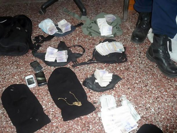 Tres delincuentes robaron medio millón de pesos a pasajeros de un colectivo