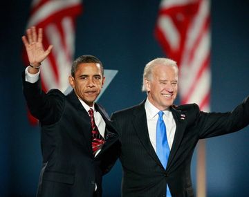 Barack Obama y Joe Biden durante un acto electoral en 2008, en Chicago. (Foto: GETTY)