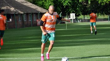 Santiago Silva, en el enternamiento de Banfield Santiago Silva, en el enternamiento de Banfield
