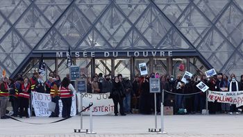 francia: estudiantes bloquearon el louvre y crece la tension por las protestas contra el gobierno