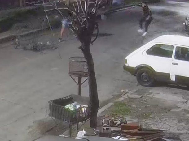 Loma Hermosa: motochorros balearon a una pareja de ciclistas para robar sus celulares