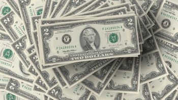 Con un fuerte salto, el dólar cerró el mes a un paso de los 40 pesos. Con un fuerte salto, el dólar cerró el mes a un paso de los 40 pesos.