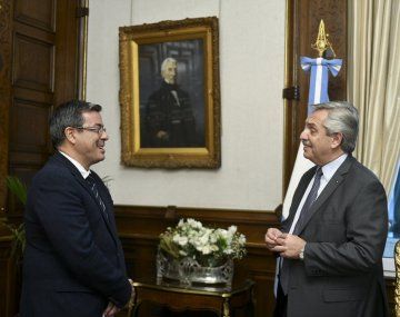 El presidente del bloque del Frente de Todos en Diputados, Germán Martínez, con Alberto Fernández - @alferdez
