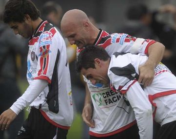 Chicago pasó a la B Nacional y mandó a Chacarita al descenso