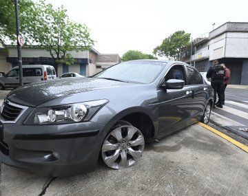 Cayeron dos viudas negras acusadas de robar un auto de alta gama