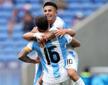 La Sub-23 le ganó 2-0 a Ucrania y se metió en cuartos de los JJOO