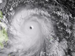 tres muertos y miles de evacuados por un gran tifon en filipinas tres muertos y miles de evacuados por un gran tifon en filipinas