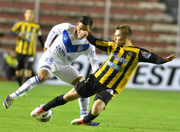 Los pibes de Vélez no pudieron en la altura y cayeron ante The Strongest
