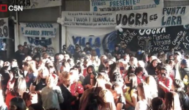 Denuncian violación del aislamiento en una multitudinaria reunión de la UOCRA sin distanciamiento