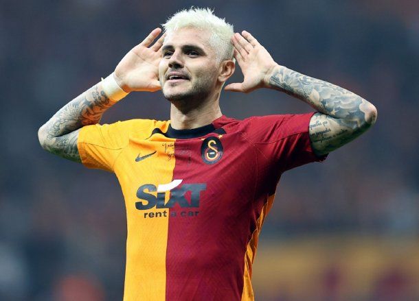Mauro Icardi marcó un doblete en el triunfo del Galatasaray en el clásico