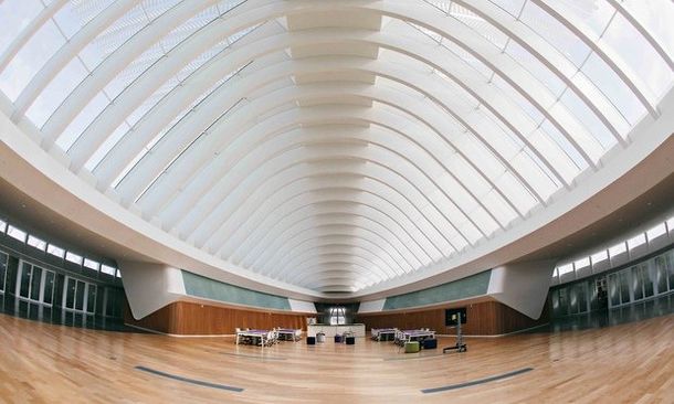 Sin estanterías: conocé esta biblioteca sin ningún libro físico en Estados Unidos