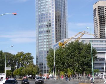 La Ciudad no podrá cobrarle a Telmex por el uso del espacio público