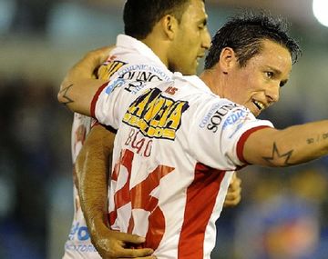 Huracán goleó a Tigre y sacó una gran ventaja para la revancha