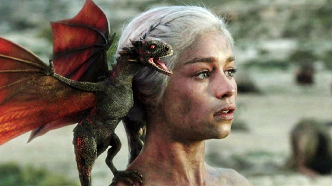 Madre de dragones: el desnudo de Emilia Clarke en Game of Thrones