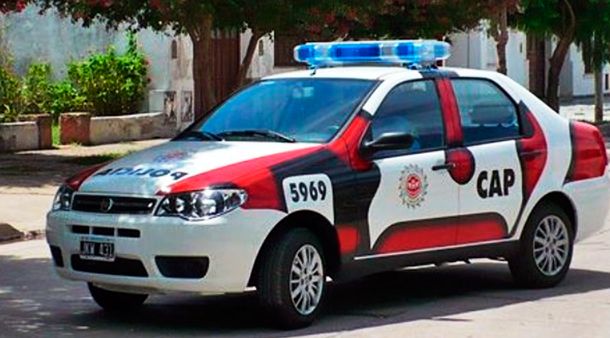 Le dijeron que tenían que entregarle una carta y le robaron un millón de pesos