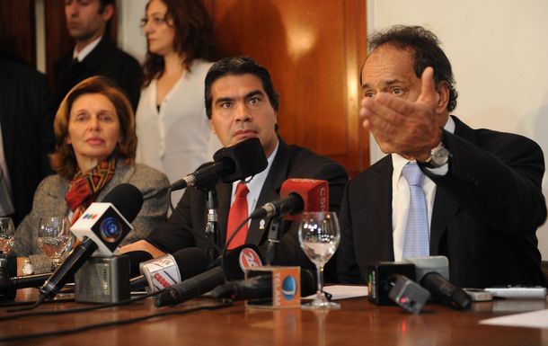 Capitanich: Si Scioli gana las PASO, será el candidato del FPV