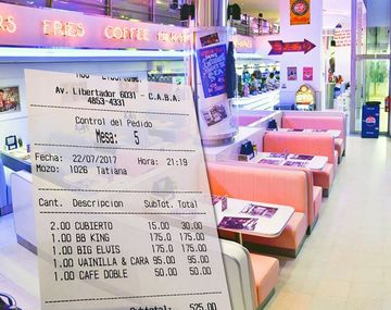 Caza bobos: Le cobraron el cubierto, se quejó y le devolvieron el dinero