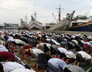 Un nuevo naufragio en Indonesia deja 7 muertos y 13 desaparecidos