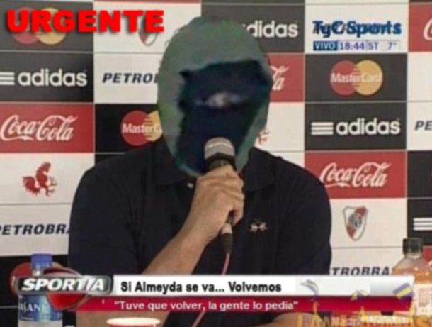Era inevitable: llegaron los afiches con cargadas a Matías Almeyda