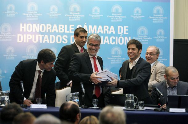 El Gobierno promulgó el Presupuesto 2016 y la prórroga de la ley de emergencia pública