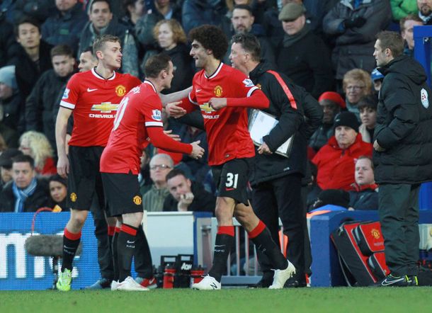 Con varios sudamericanos, el Manchester United le ganó al QPR