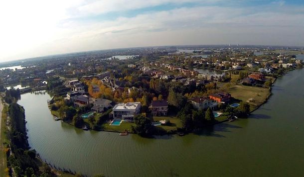 Las empleadas domésticas de Nordelta denuncian que no las dejan tomar las combis con los propietarios