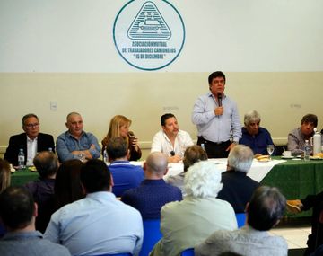 Espinoza estuvo en Camioneros