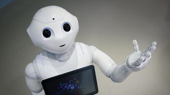 se pone a la venta un robot que se comunica con las personas se pone a la venta un robot que se comunica con las personas