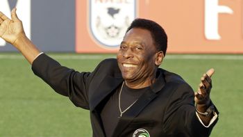 pele eligio: si tengo que escoger a uno, me quedo con messi pele eligio: si tengo que escoger a uno, me quedo con messi