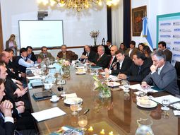 buscan mejorar la competitividad de los productores buscan mejorar la competitividad de los productores