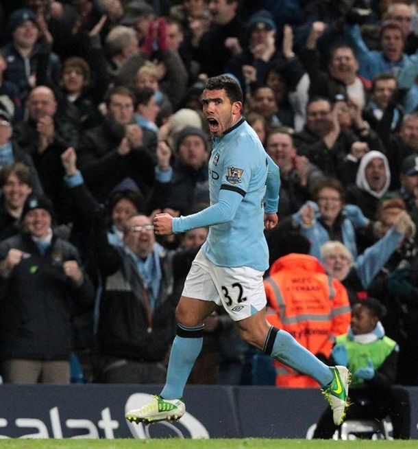 Con gol de Carlos Tevez, el City ganó y se acerca al Chelsea