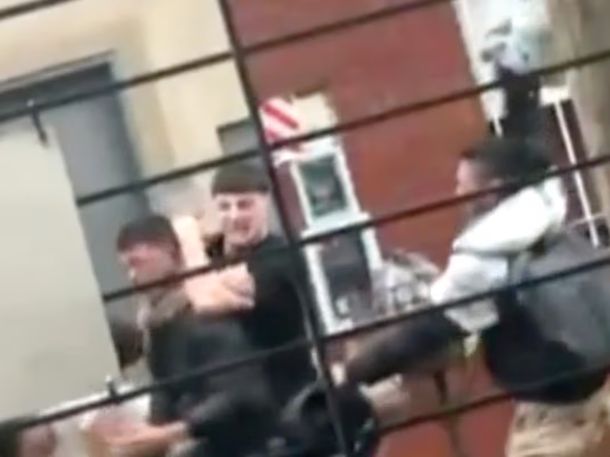 El delincuente quiso llevarse una moto pero los habitantes de la zona le dieron una paliza.&nbsp;