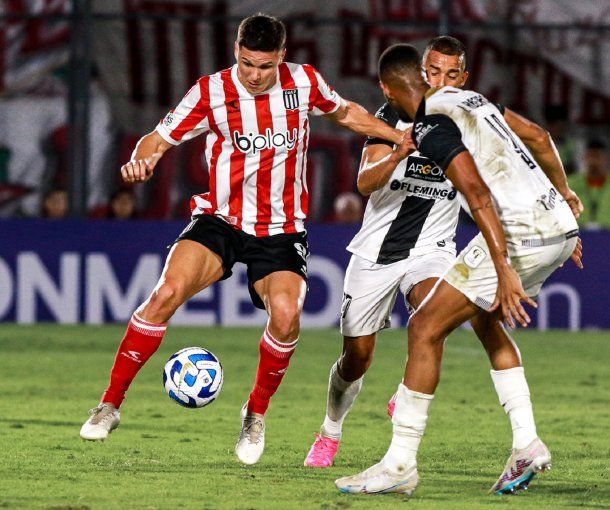 Copa Sudamericana: Estudiantes goleó a Tacuary y aseguró su lugar en la próxima fase