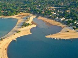 El pueblo con caminos en la selva, aguas cristalinas y mucho avistaje de fauna El pueblo con caminos en la selva, aguas cristalinas y mucho avistaje de fauna