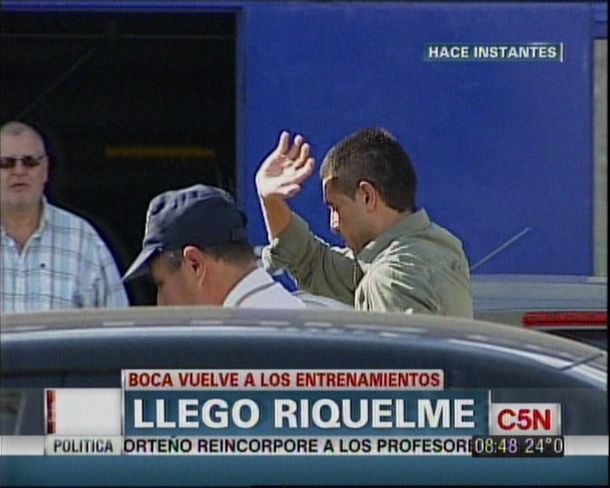 Riquelme llegó a Casa Amarilla ¿Entrenará con el plantel?