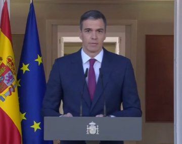 Pedro Sánchez anunció que seguirá al frente del Gobierno español