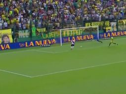 VIDEO: Mora erró el gol más insólito del fin de semana