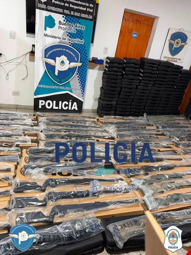 Las armas de guerra incautadas en el procedimiento Las armas de guerra incautadas en el procedimiento