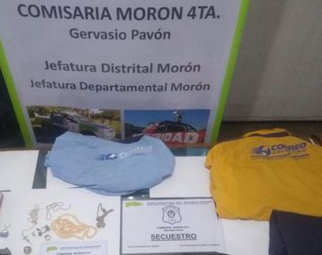 Robaron disfrazados de carteros y huyeron en colectivo