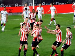 Estudiantes se subió a la punta del torneo: le ganó a San Lorenzo
