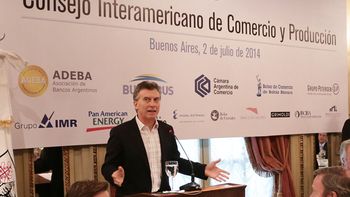 no es lo mismo quedarse con la maquina de hacer billetes que te acusen de escuchas no es lo mismo quedarse con la maquina de hacer billetes que te acusen de escuchas