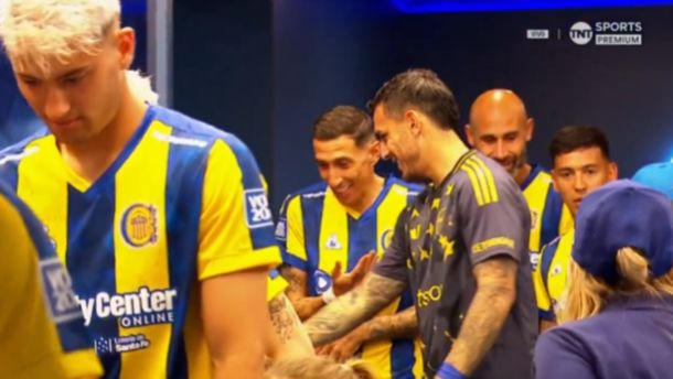 El emotivo abrazo entre Ángel Di María y Leandro Paredes antes de Rosario Central vs. Boca