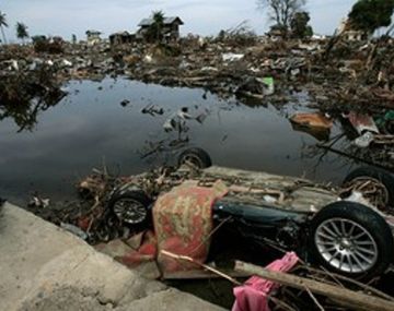 Encuentran a su hija diez años después de perderla en el tsunami de Indonesia