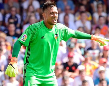 El arquero no ocultó su bronca contra el público en Mestalla