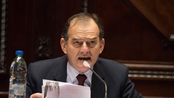 Manini Ríos apuntó contra el MEF por Salto Grande y pidió una auditoría a fondo. Manini Ríos apuntó contra el MEF por Salto Grande y pidió una auditoría a fondo.