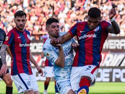 Con un jugador menos, San Lorenzo rescató un empate ante Racing