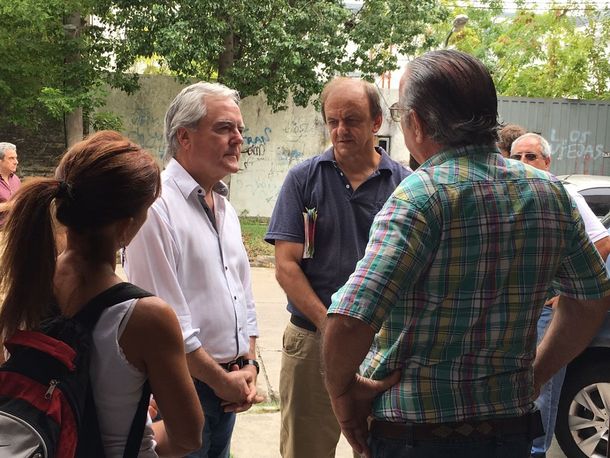 Pinedo tuiteó una fake news sobre Kicillof, pidió disculpas, pero no la borró