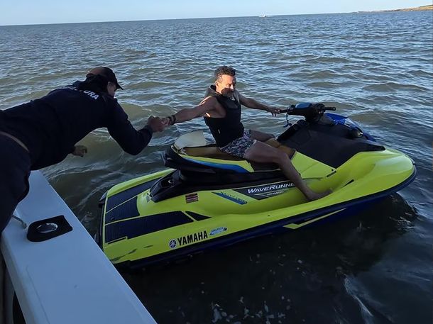 La reacción del turista argentino que pasó más de 10 horas en el mar y no quería ser rescatado