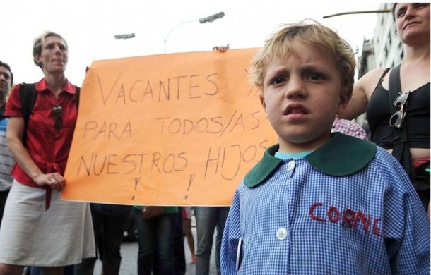 El gobierno porteño admitió ante la justicia que hay 17 mil chicos sin vacantes